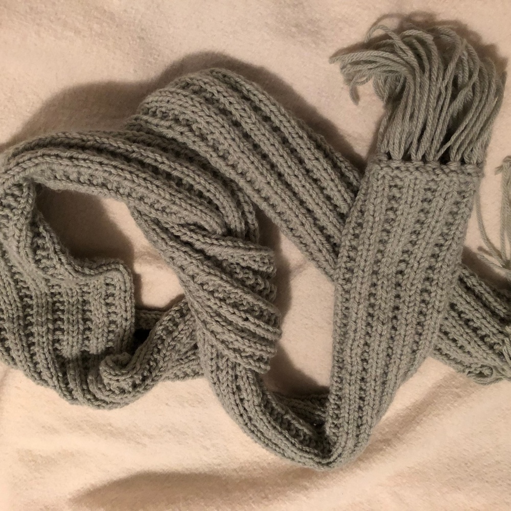 Knitted scarf